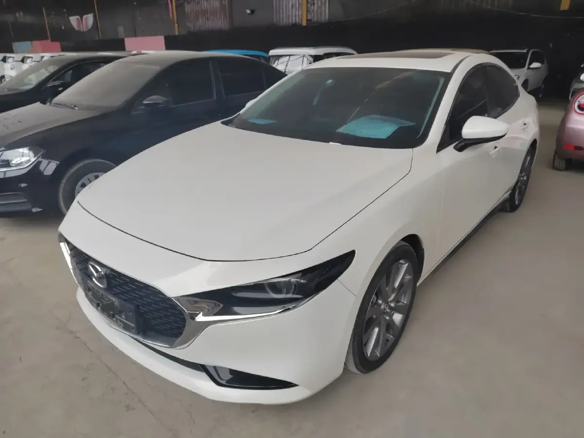 2021 Mazda 3 Axela 2.0L 158HP L4 6AT