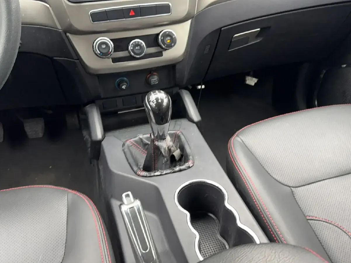 2015 Geely GX7 1.8L 139HP L4 5MT,autocango,china used car exporter,china ev exporter,chinese used car exporter,chinese used ev exporter