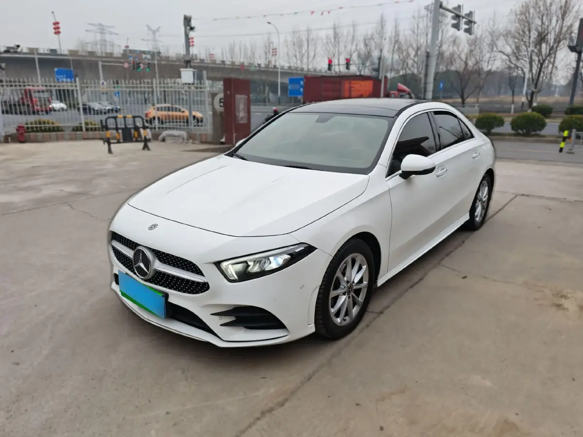 2019 Mercedes-Benz A Class 1.3T 163HP L4 7DCT