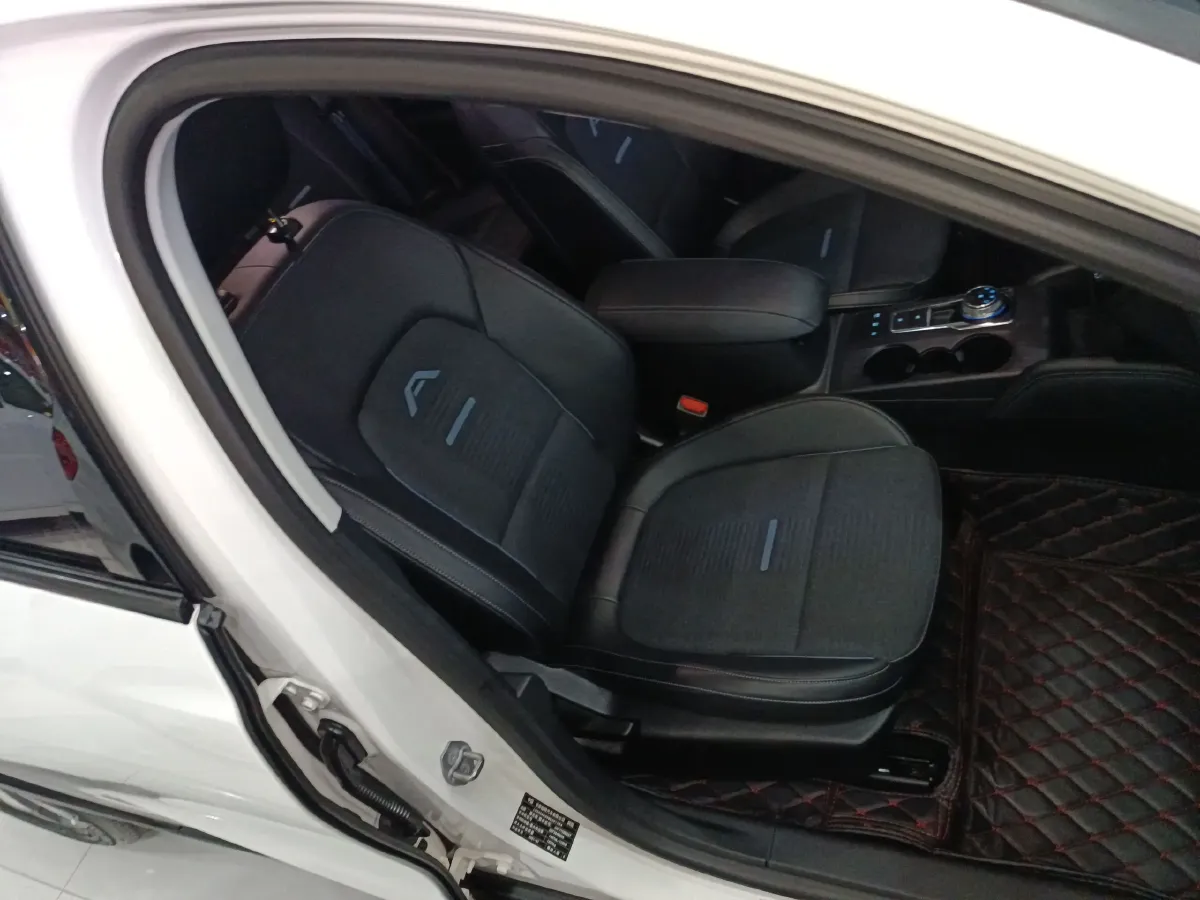 2021 Ford Focus Active 1.5T 174HP L3 8AT,autocango,china used car exporter,china ev exporter,chinese used car exporter,chinese used ev exporter
