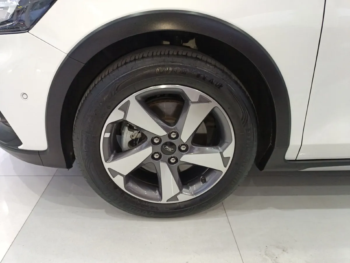 2021 Ford Focus Active 1.5T 174HP L3 8AT,autocango,china used car exporter,china ev exporter,chinese used car exporter,chinese used ev exporter