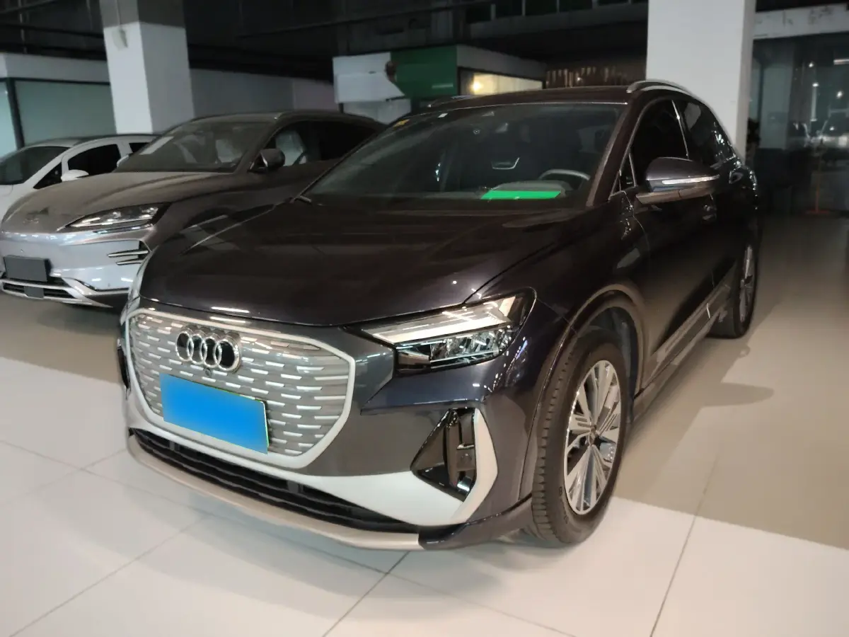 2022 Audi Q4 e-tron BEV 84.8KWH