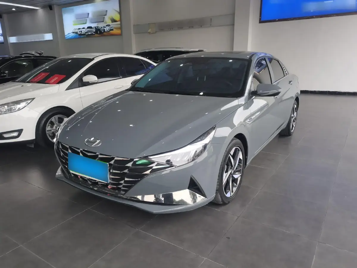 2022 Hyundai Elantra 1.5L 115HP L4 CVT