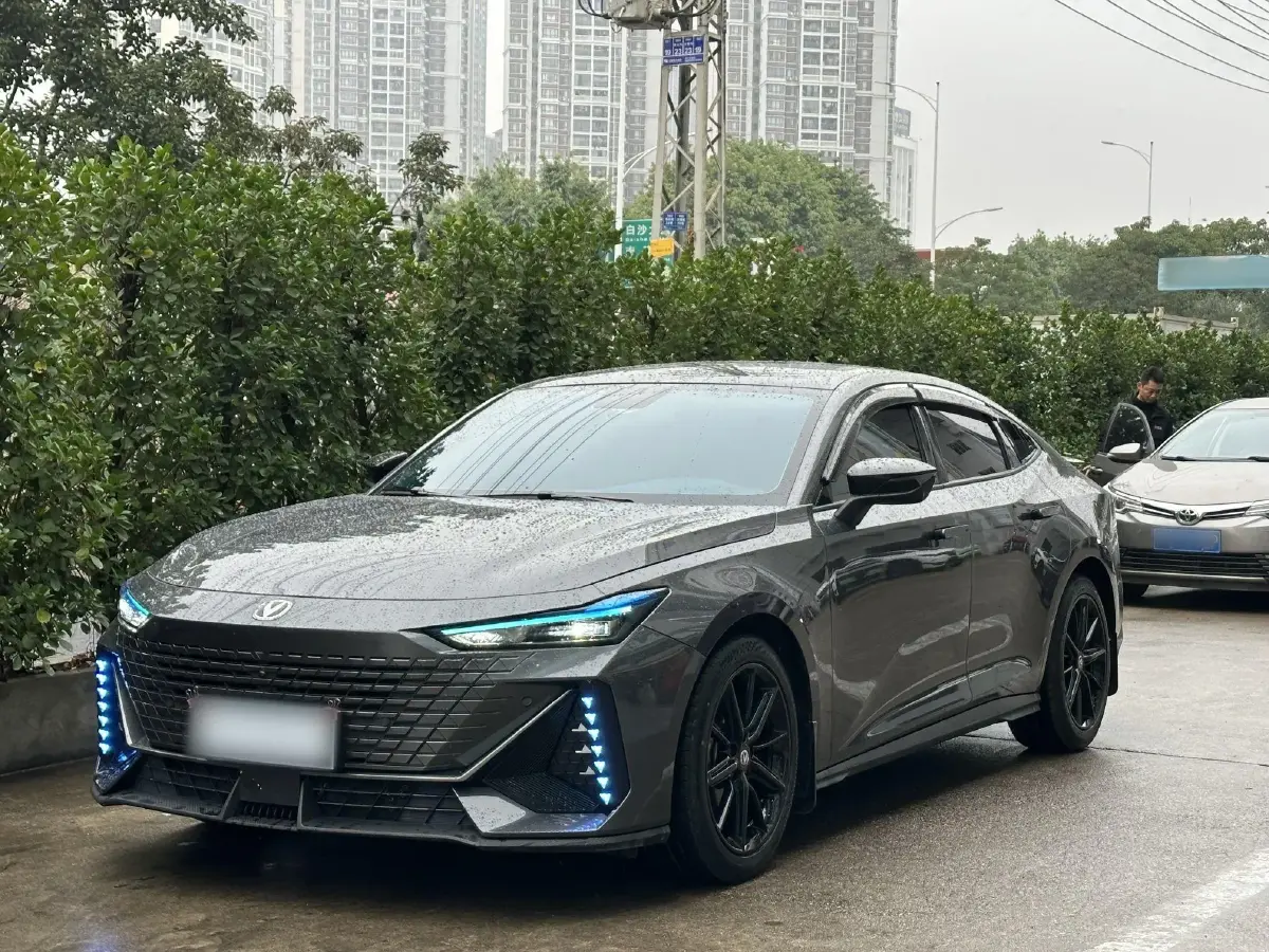 2022 ChangAn UNI-V 1.5T 188HP L4 7DCT