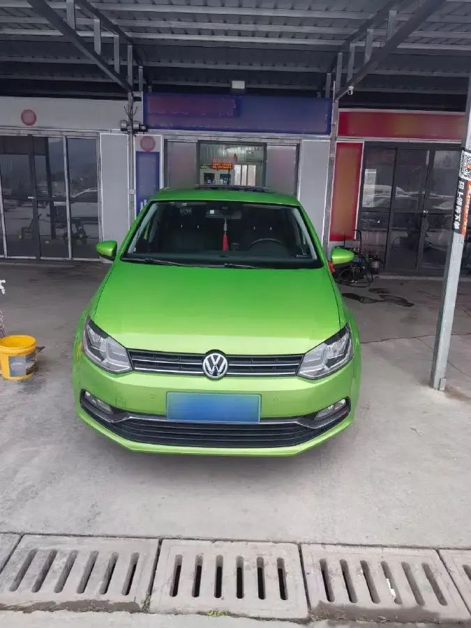 2014 Volkswagen Polo 1.6L 110HP L4 6AT