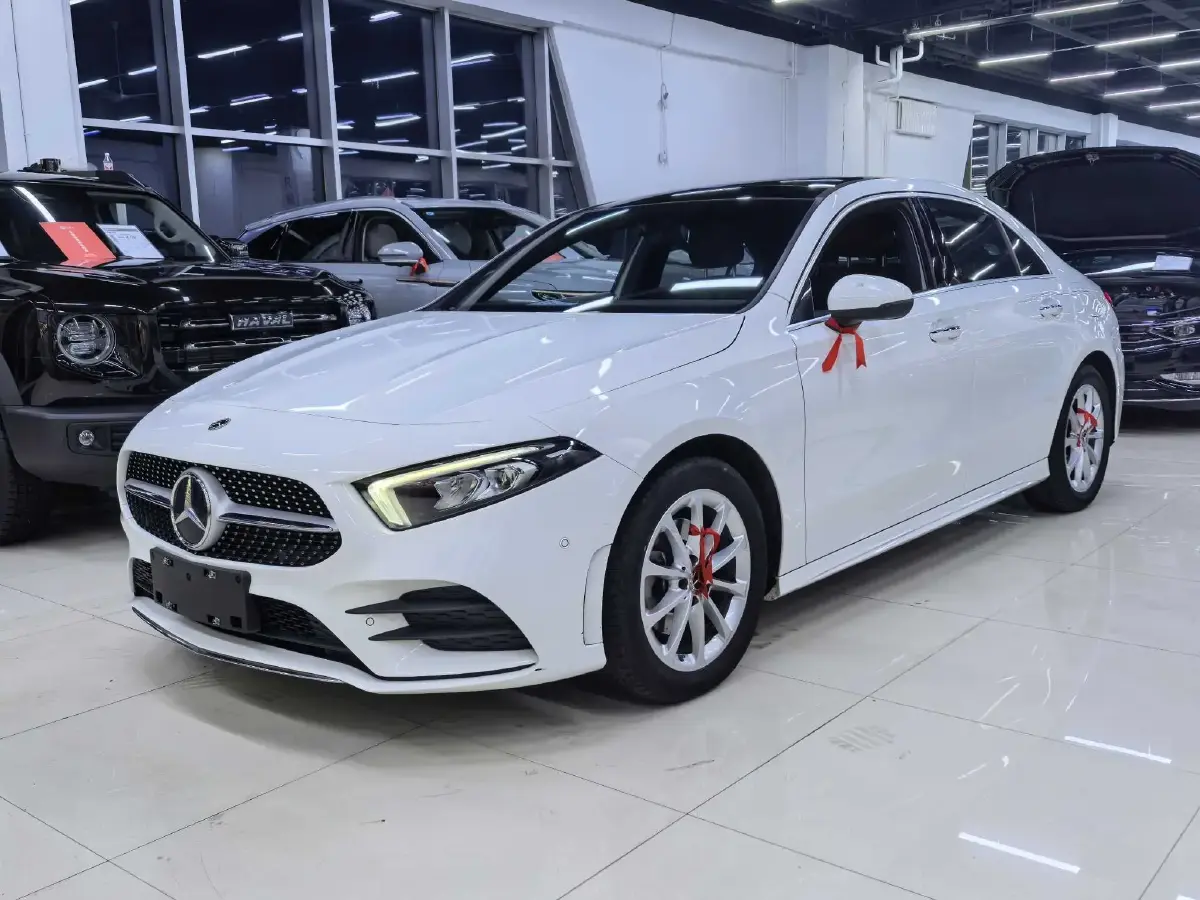 2021 Mercedes-Benz A Class 1.3T 163HP L4 7DCT