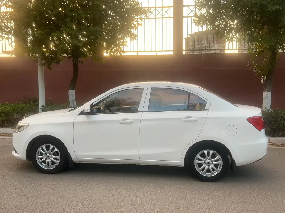 2015 ChangAn Alsvin V3 1.4L 101HP L4 5MT,autocango,china used car exporter,china ev exporter,chinese used car exporter,chinese used ev exporter