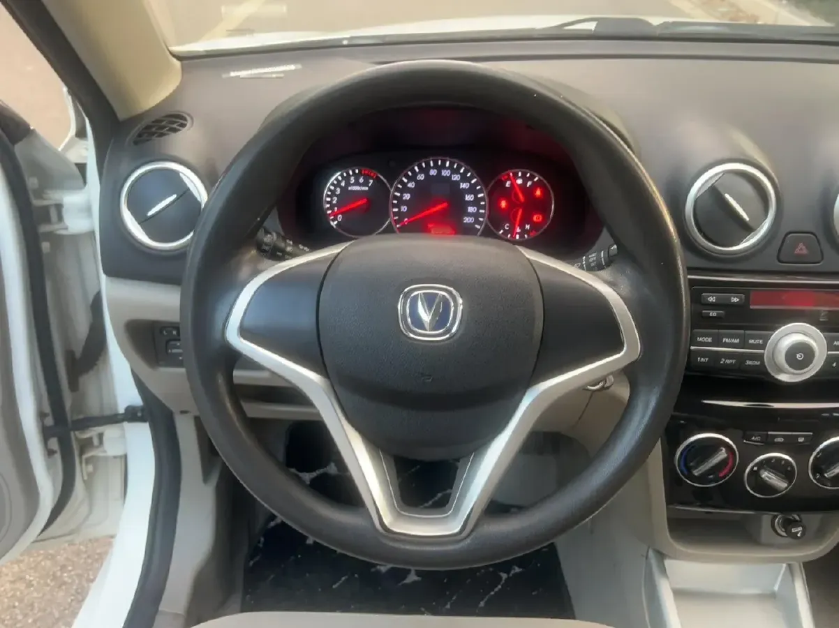 2015 ChangAn Alsvin V3 1.4L 101HP L4 5MT,autocango,china used car exporter,china ev exporter,chinese used car exporter,chinese used ev exporter