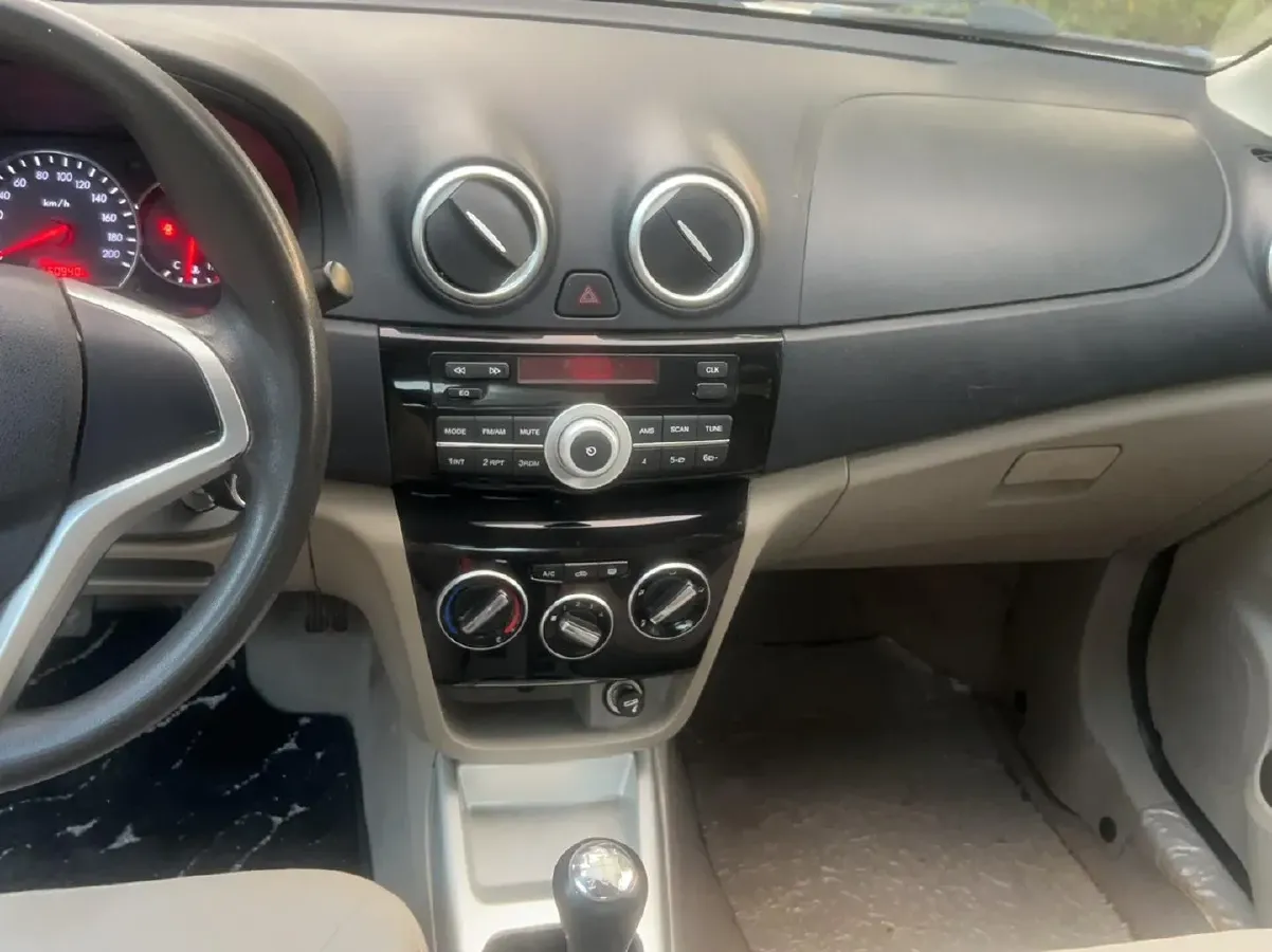 2015 ChangAn Alsvin V3 1.4L 101HP L4 5MT,autocango,china used car exporter,china ev exporter,chinese used car exporter,chinese used ev exporter