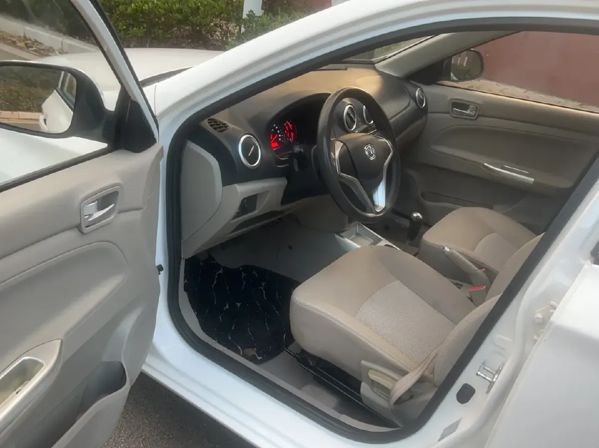 2015 ChangAn Alsvin V3 1.4L 101HP L4 5MT,autocango,china used car exporter,china ev exporter,chinese used car exporter,chinese used ev exporter