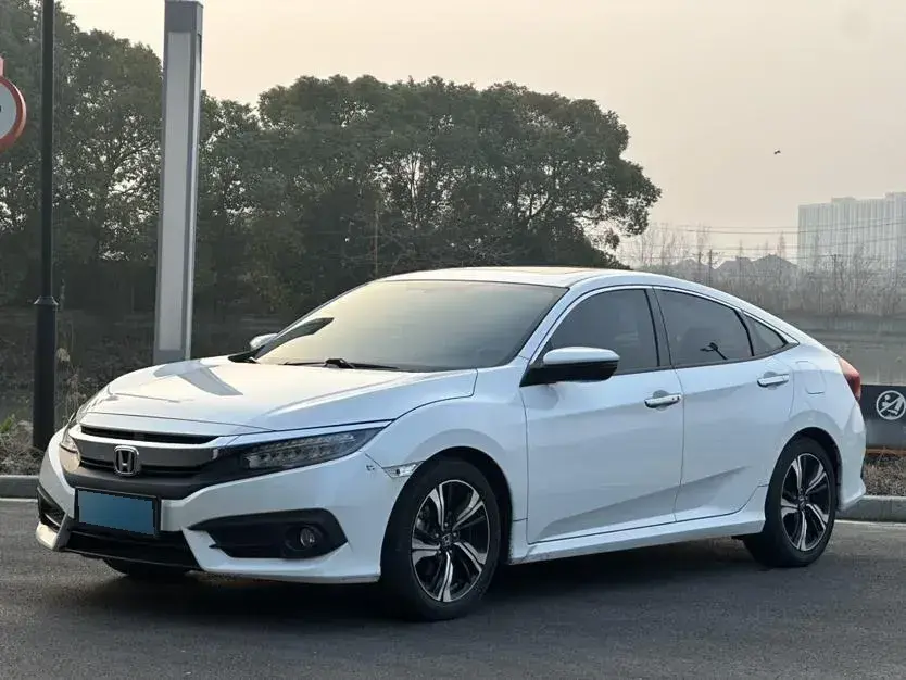 2016 Honda Civic 1.5T 177HP L4 CVT