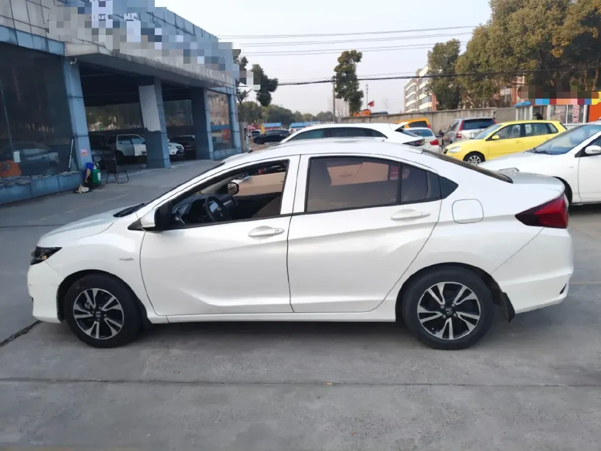 2016 Honda Greiz 1.5L 131HP L4 5MT,autocango,china used car exporter,china ev exporter,chinese used car exporter,chinese used ev exporter