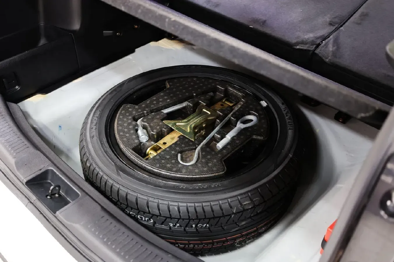 2015 Suzuki S-cross 1.6L 122HP L4 CVT,autocango,china used car exporter,china ev exporter,chinese used car exporter,chinese used ev exporter