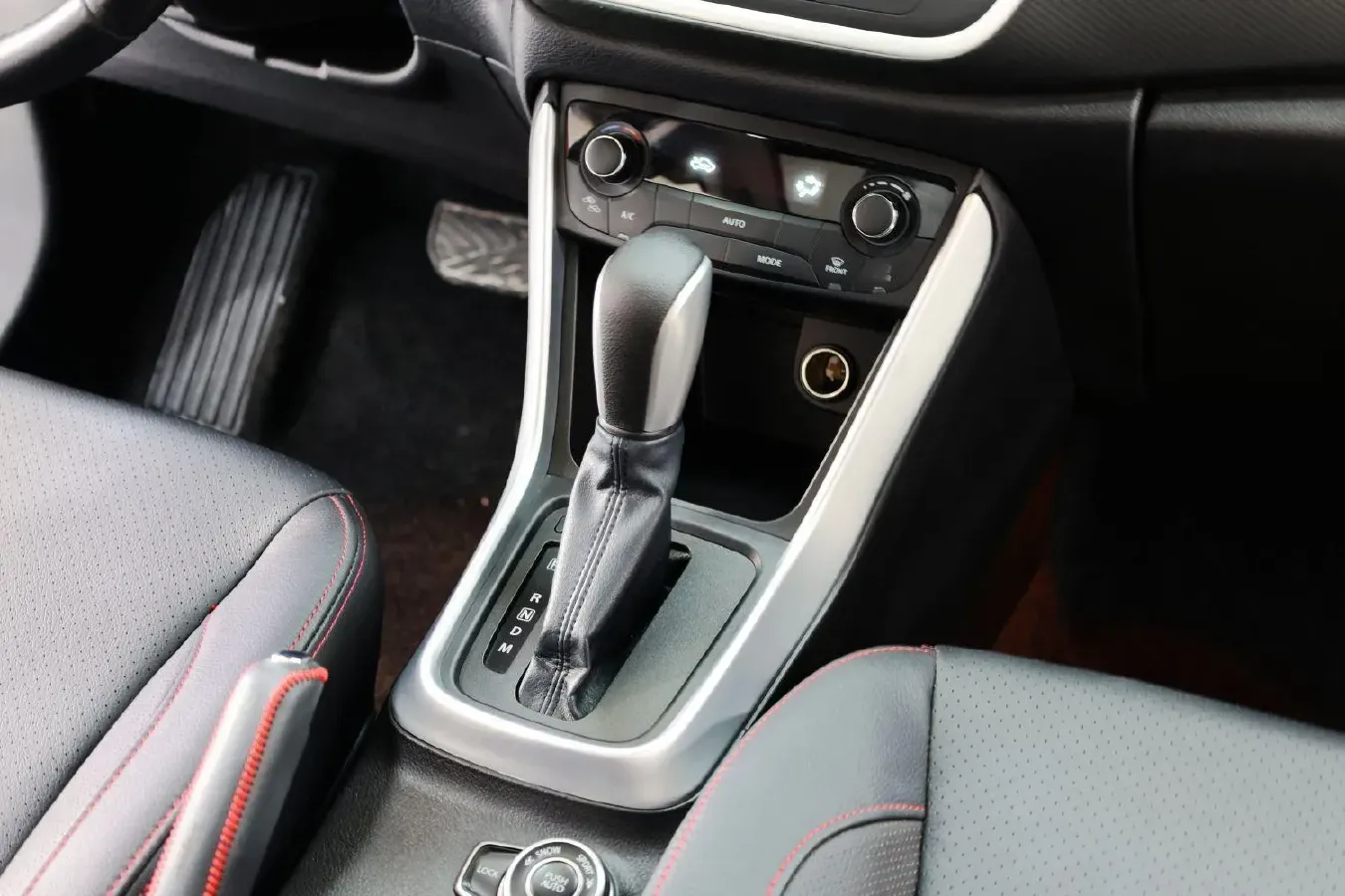 2015 Suzuki S-cross 1.6L 122HP L4 CVT,autocango,china used car exporter,china ev exporter,chinese used car exporter,chinese used ev exporter