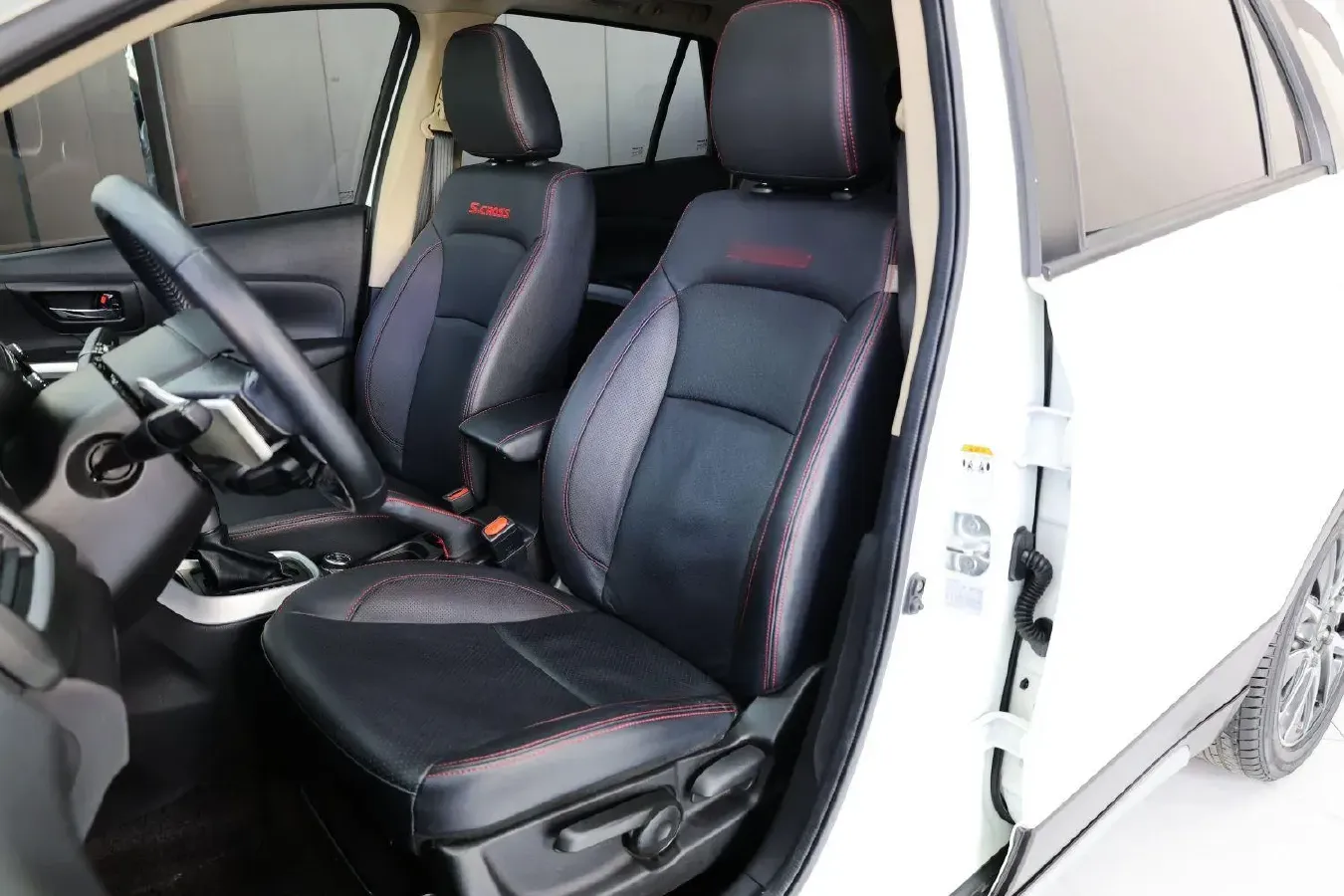 2015 Suzuki S-cross 1.6L 122HP L4 CVT,autocango,china used car exporter,china ev exporter,chinese used car exporter,chinese used ev exporter