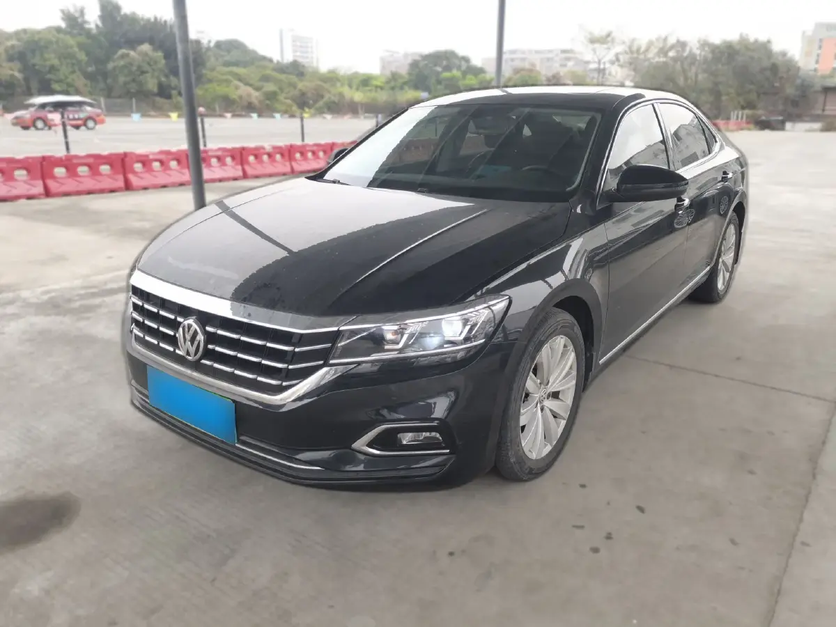 2019 Volkswagen Passat 2.0T 186HP L4 7DCT