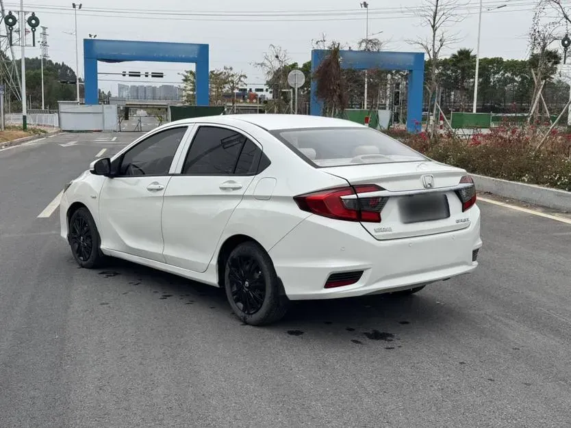 2016 Honda Greiz 1.5L 131HP L4 CVT,autocango,china used car exporter,china ev exporter,chinese used car exporter,chinese used ev exporter