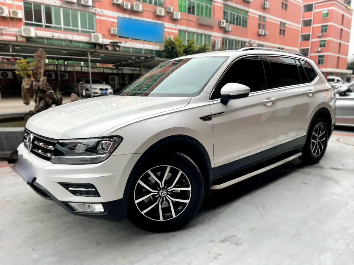 2017 Volkswagen Tiguan L 1.8T 180HP L4 7DCT
