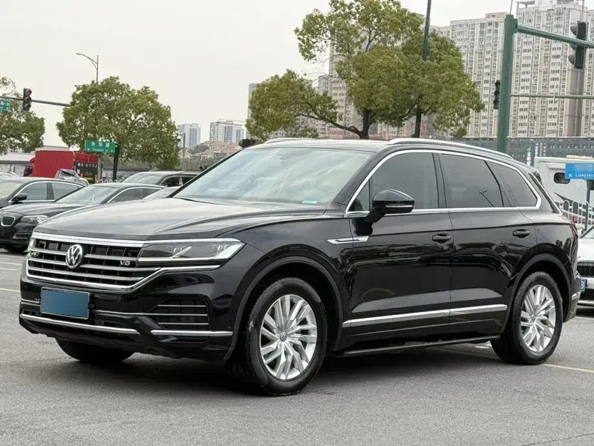 2019 Volkswagen Touareg 2.0T 245HP L4 8AT