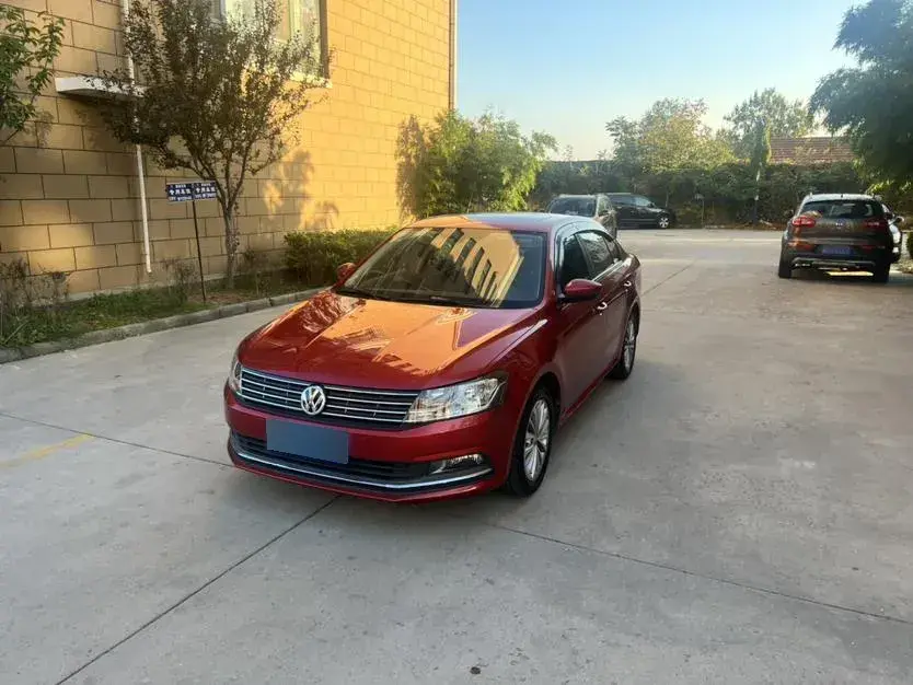 2015 Volkswagen Lavida 1.6L 110HP L4 6AT