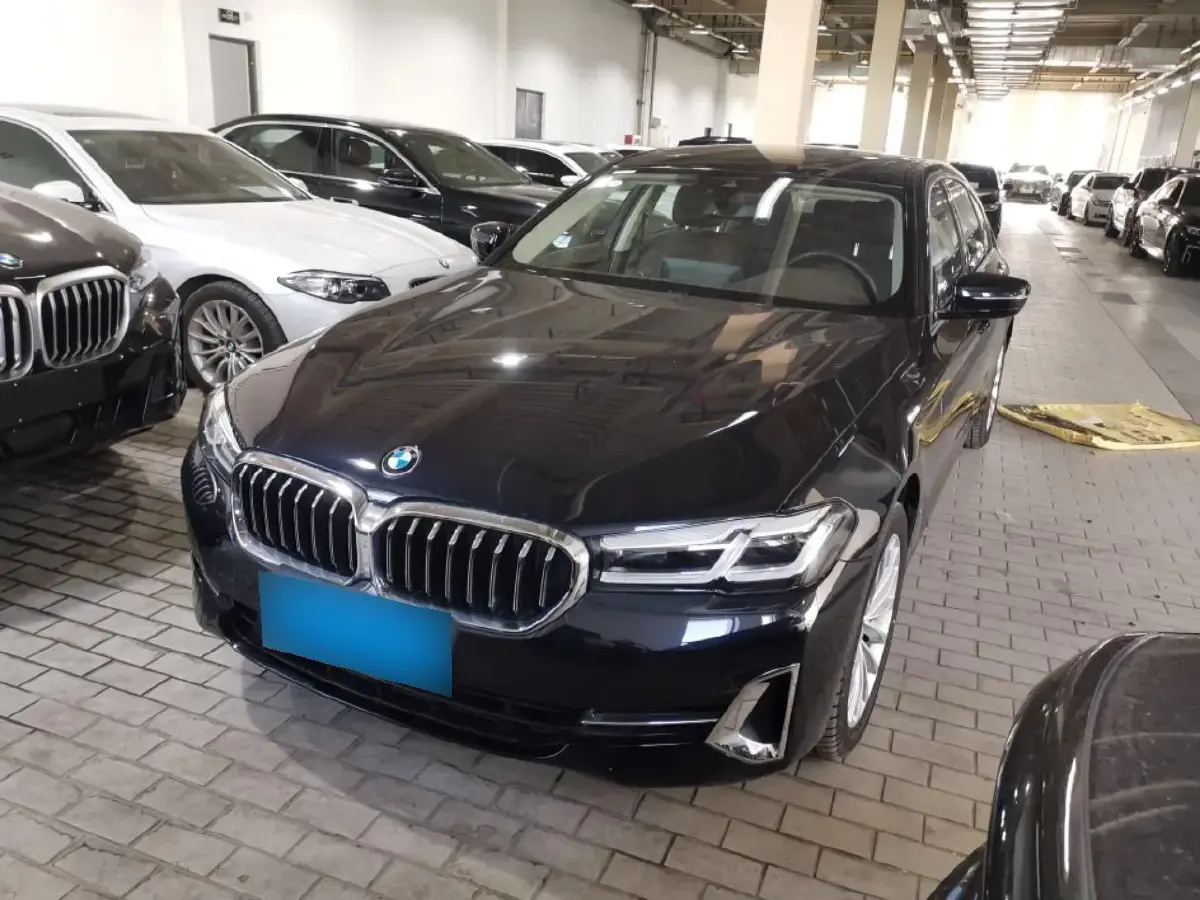 2022 BMW 5 Series 2.0T 184HP L4 8AT