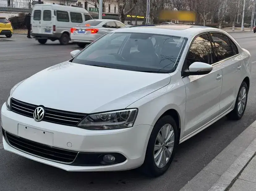 2014 Volkswagen Sagitar 1.6L 105HP L4 6AT