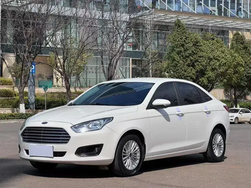 2017 Ford Escort 1.5L 113HP L4 6AT