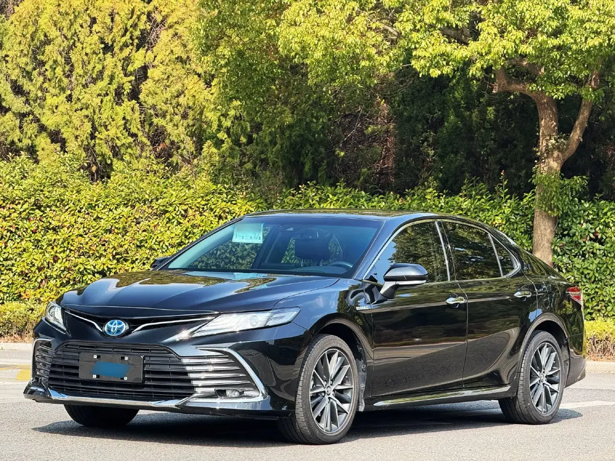 2023 Toyota Camry 2.5L 178HP L4 E-CVT Hybrid