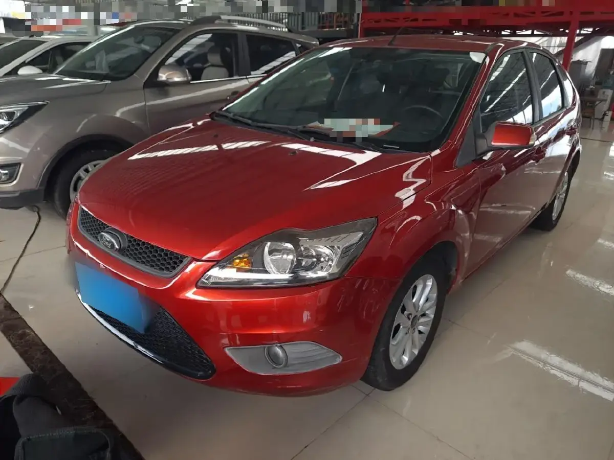 2013 Ford Focus 1.8L 124HP L4 5MT