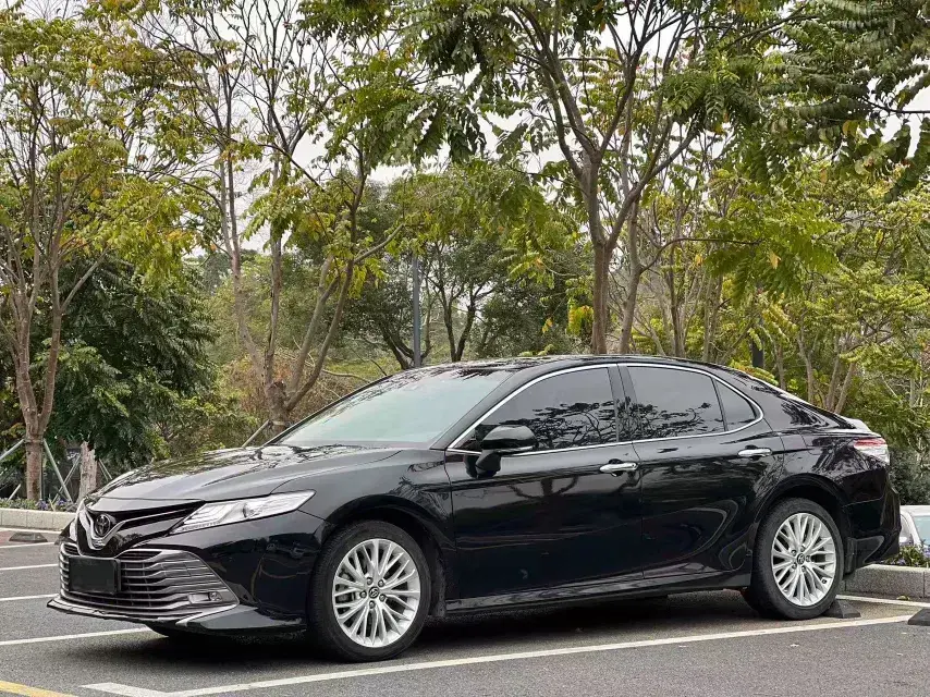 2019 Toyota Camry 2.5L 209HP L4 8AT