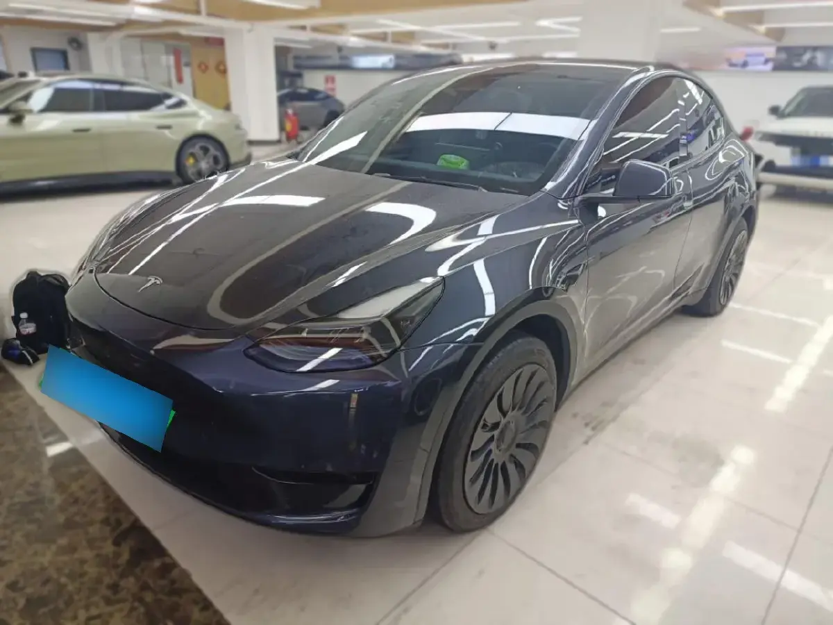 2024 Tesla Model Y BEV 60KWH