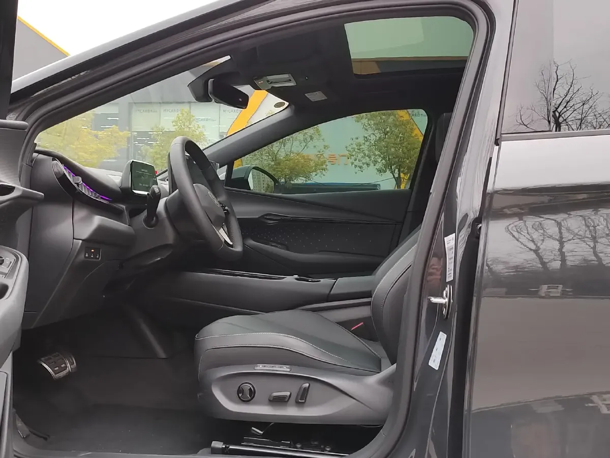 2024 Volkswagen ID.UNYX BEV 80.2KWH,autocango,china used car exporter,china ev exporter,chinese used car exporter,chinese used ev exporter