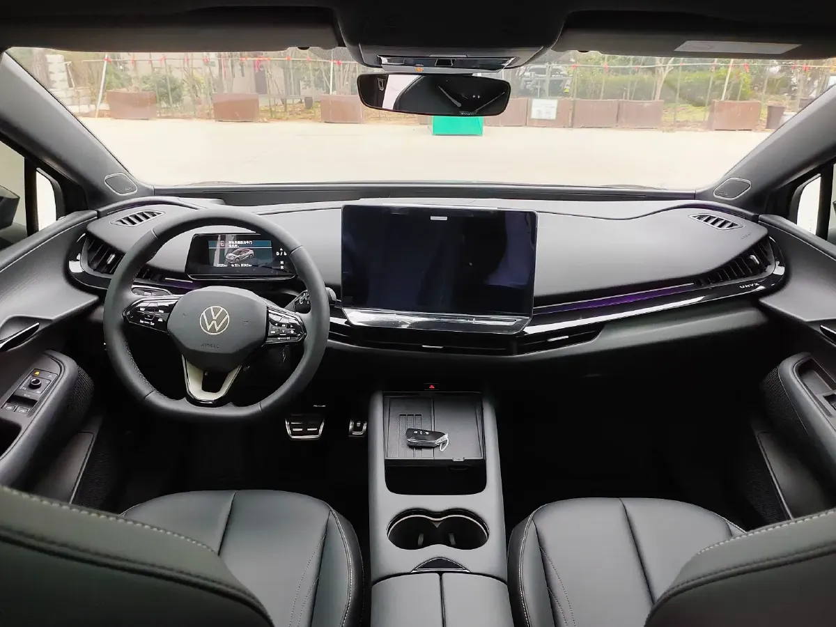 2024 Volkswagen ID.UNYX BEV 80.2KWH,autocango,china used car exporter,china ev exporter,chinese used car exporter,chinese used ev exporter