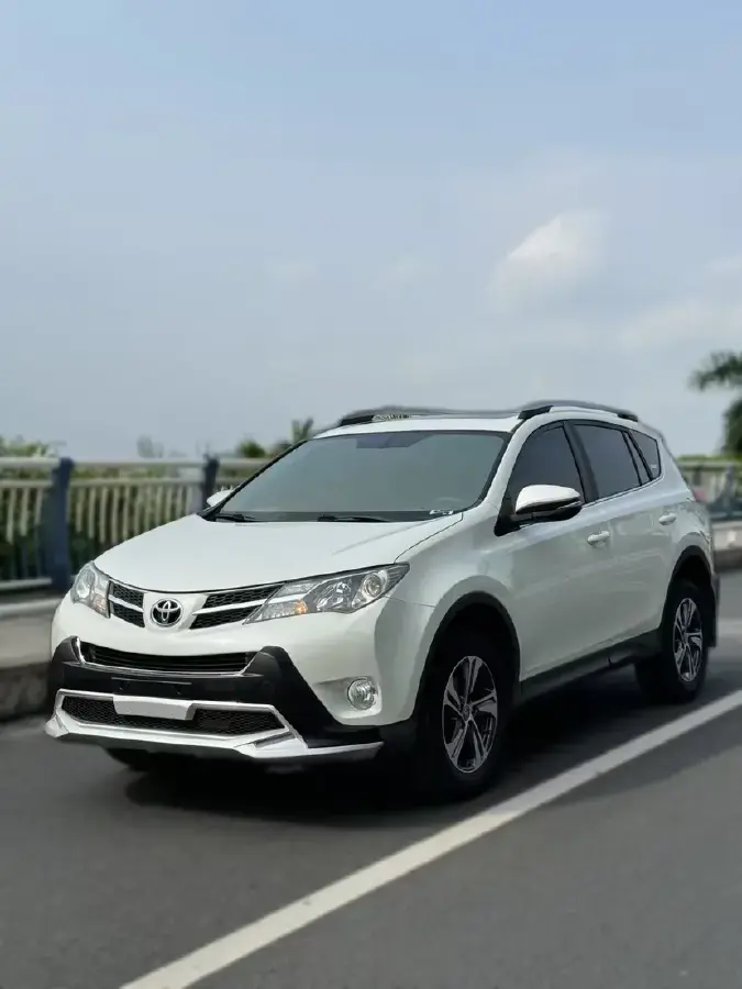 2015 Toyota RAV4 2.0L 147HP L4 CVT 2015 Toyota RAV4 2.0L 147HP L4 CVT