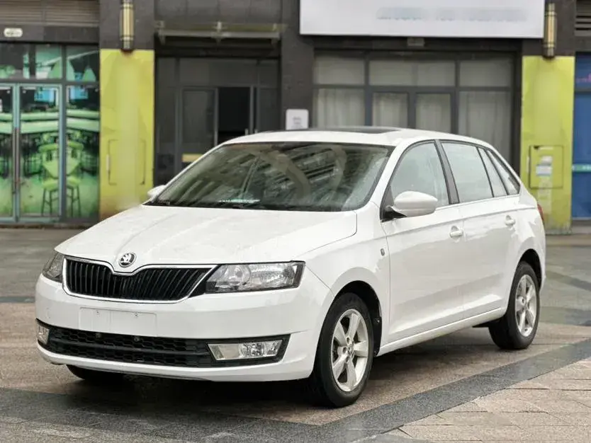 2016 Skoda Rapid Spaceback 1.6L 110HP L4 6AT