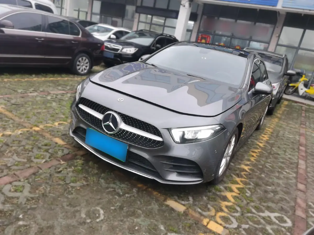 2020 Mercedes-Benz A Class 1.3T 163HP L4 7DCT