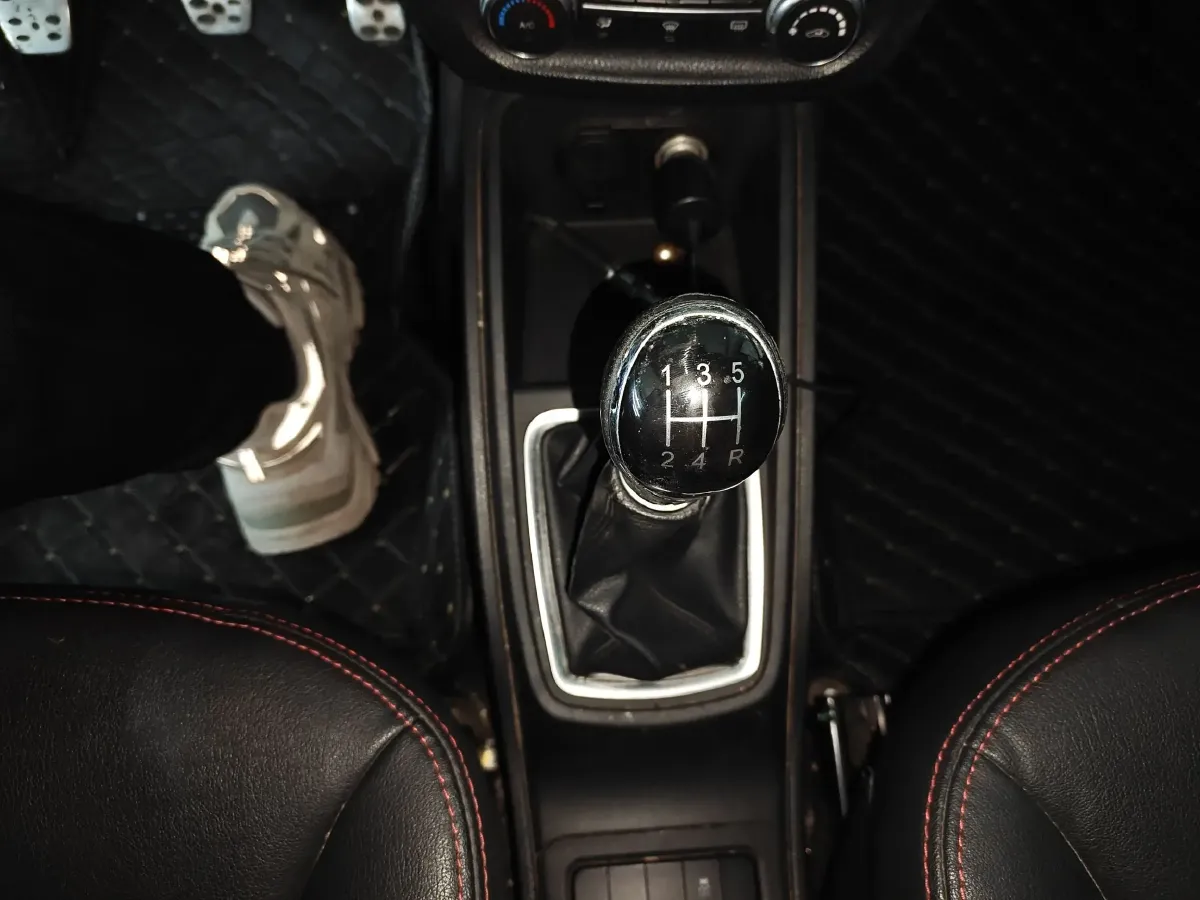 2015 Haval H1 1.5L 106HP L4 5MT,autocango,china used car exporter,china ev exporter,chinese used car exporter,chinese used ev exporter