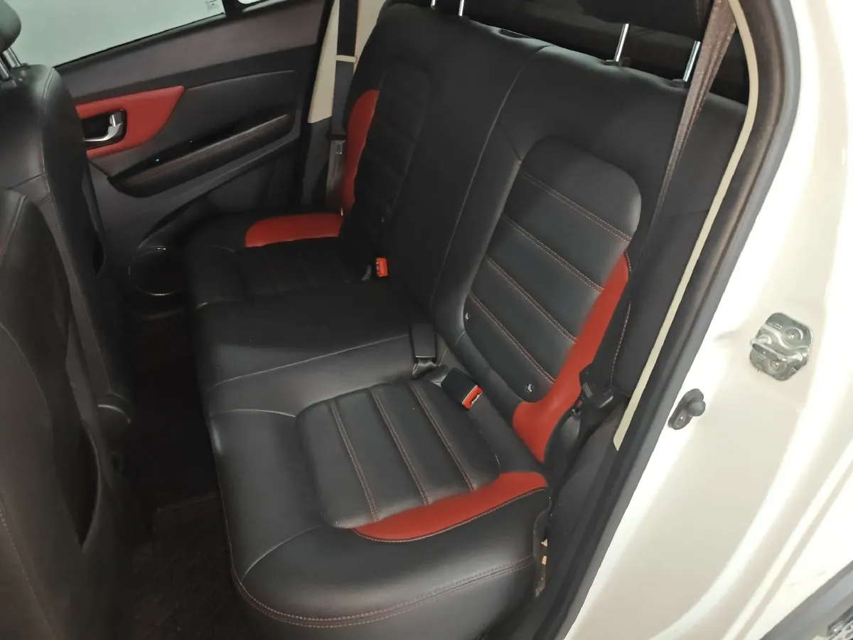 2015 Haval H1 1.5L 106HP L4 5MT,autocango,china used car exporter,china ev exporter,chinese used car exporter,chinese used ev exporter