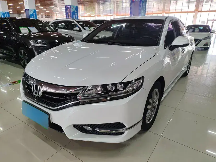 2015 Honda Spirior 2.0L 155HP L4 CVT