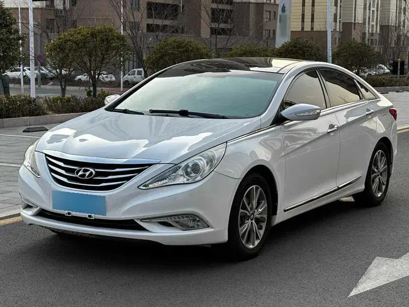 2014 Hyundai Sonata 2.4L 180HP L4 6AT