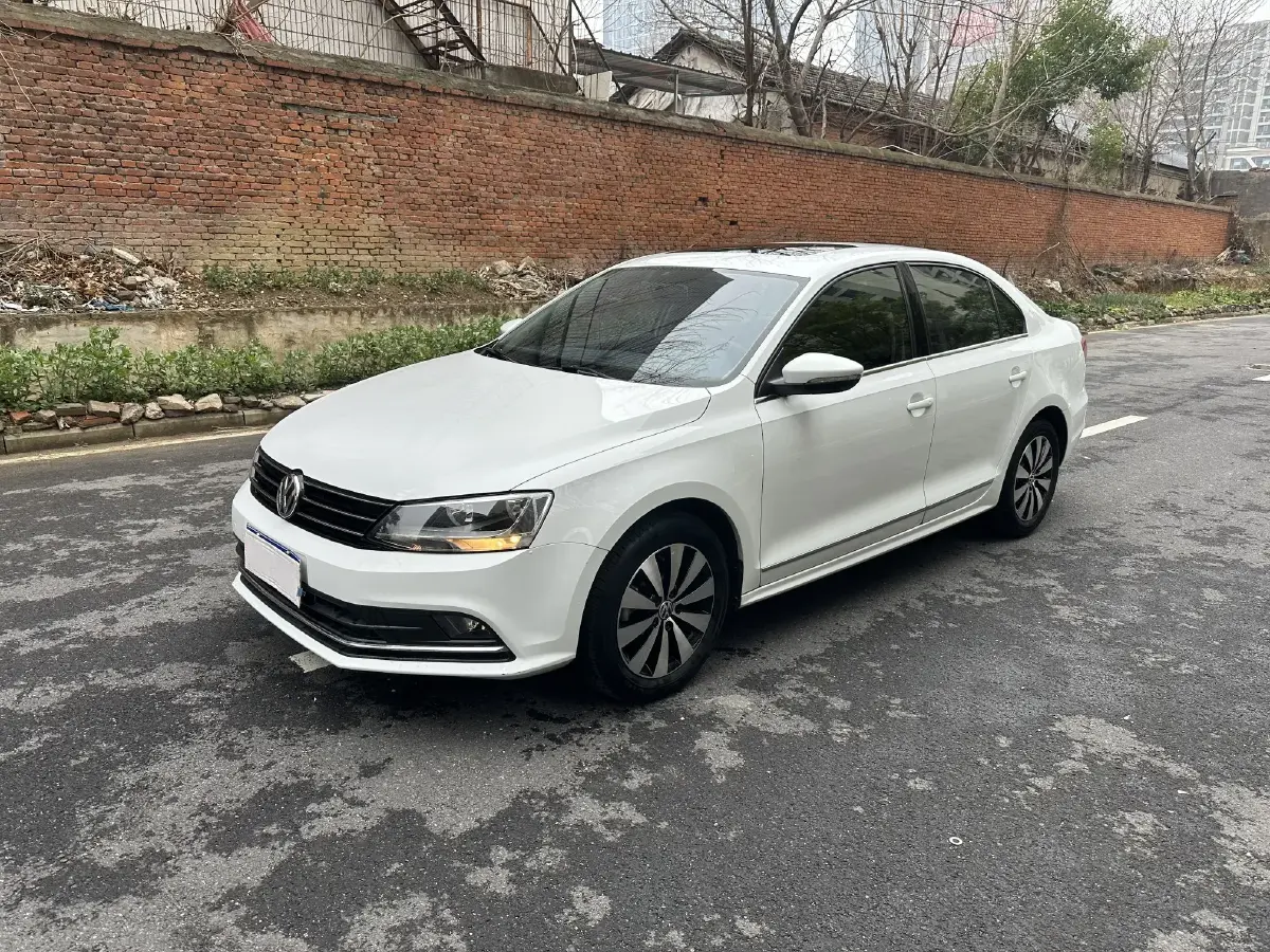 2018 Volkswagen Sagitar 1.4T 150HP L4 7DCT