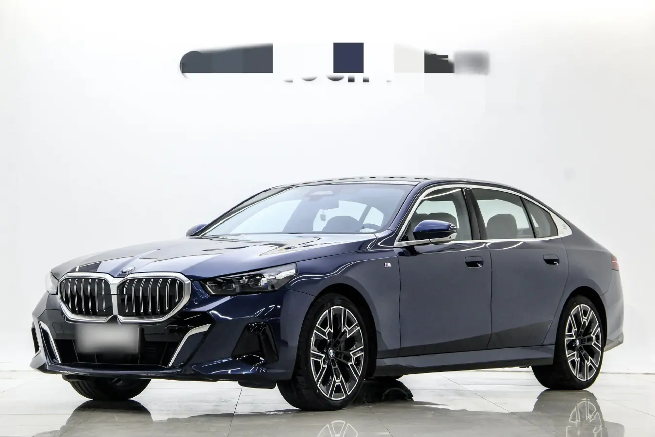 2024 BMW 5 Series 2.0T 258HP L4 8AT