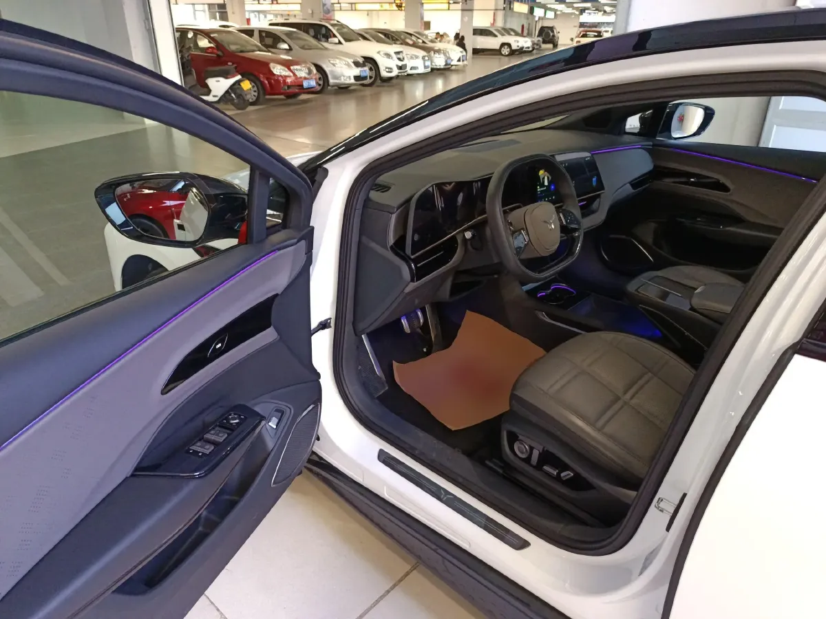 2024 HongQi EH7 BEV 85KWH,autocango,china used car exporter,china ev exporter,chinese used car exporter,chinese used ev exporter