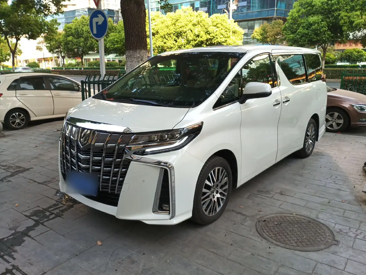 2015 Toyota Alphard 3.5L 275HP V6 6AT