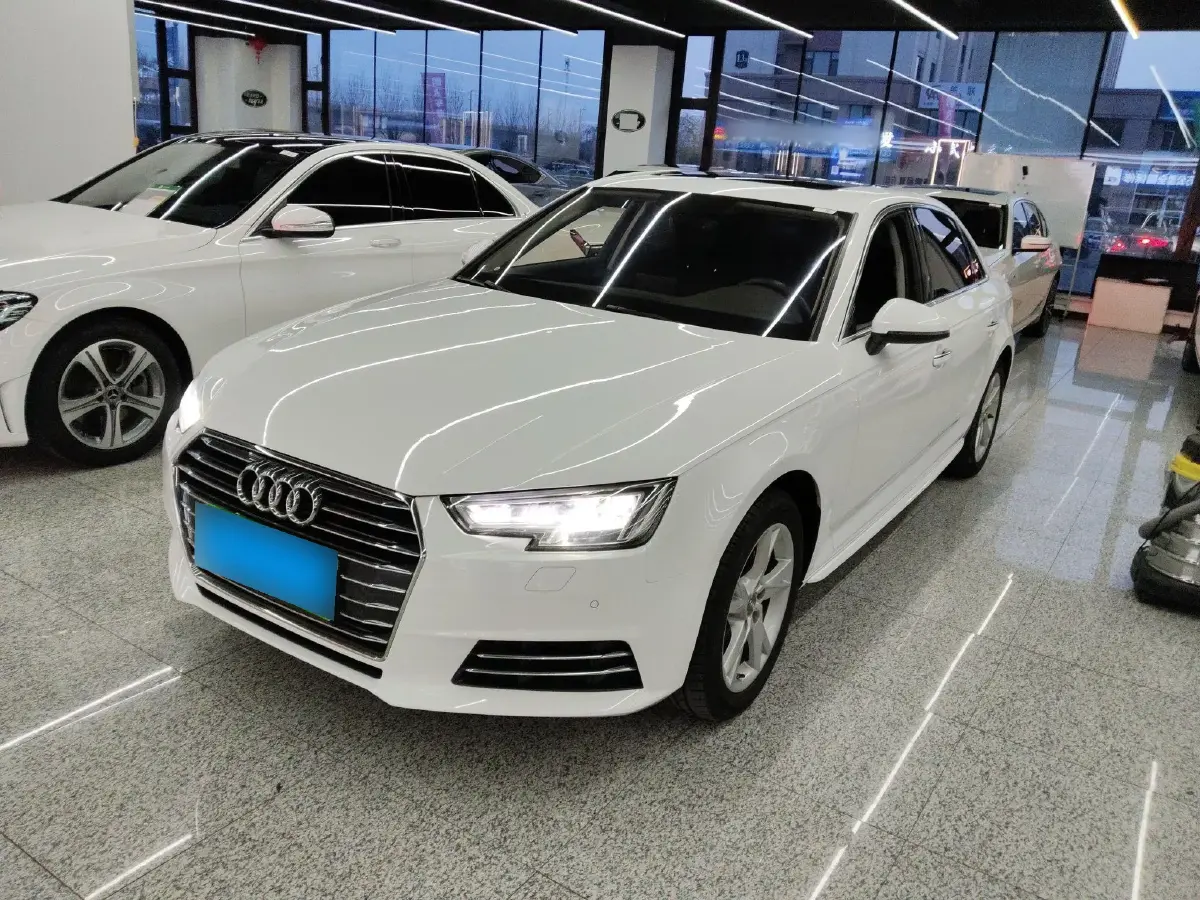 2018 Audi A4L 2.0T 190HP L4 7DCT