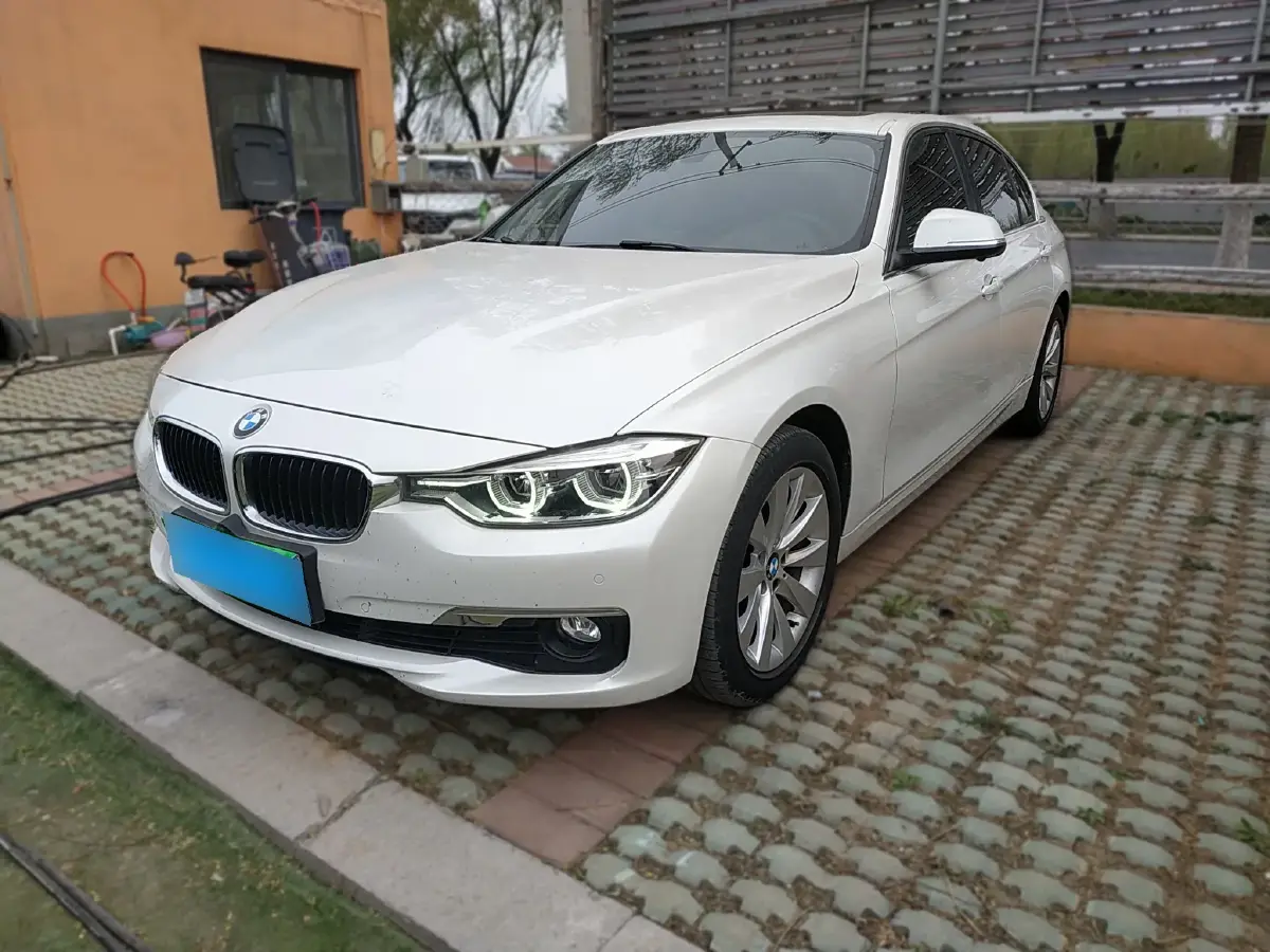 2017 BMW 3 Series 1.5T 136HP L3 8AT