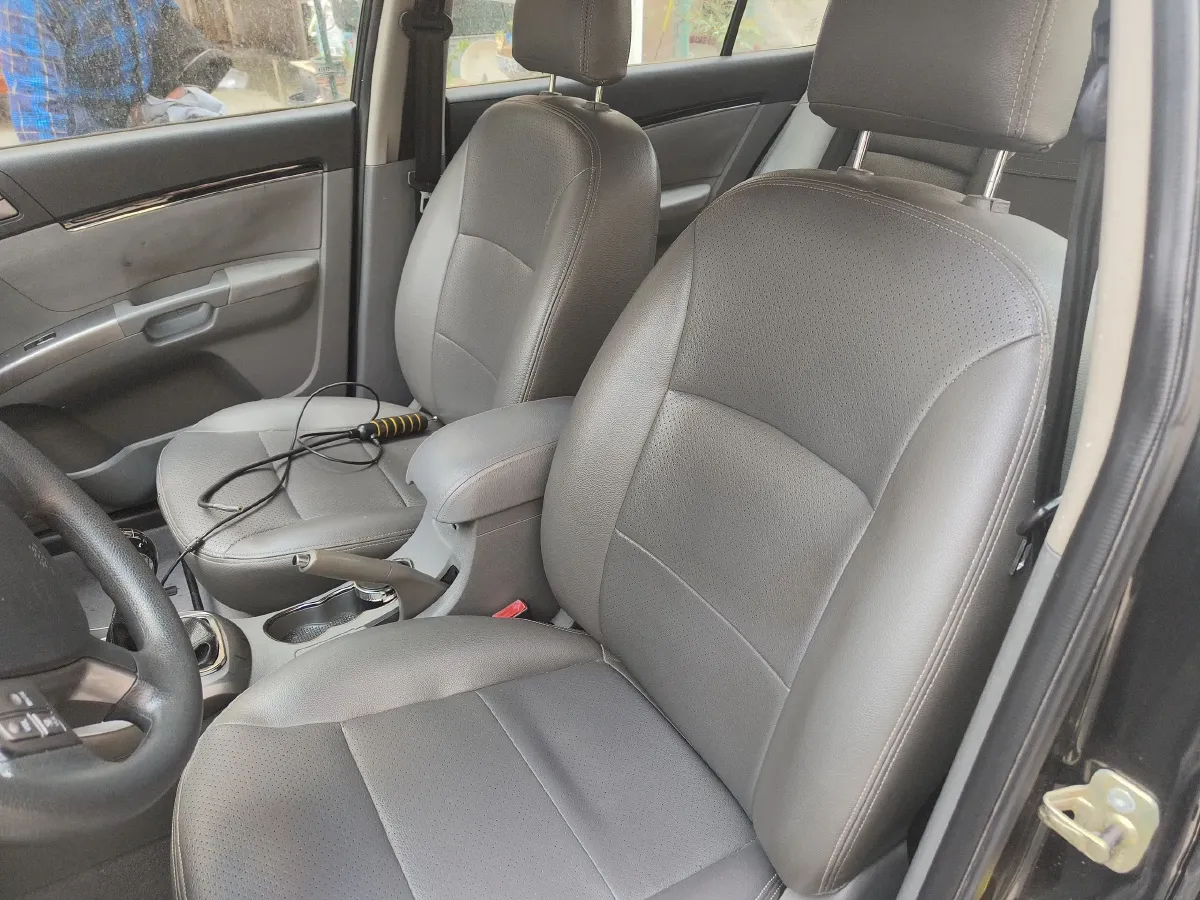 2013 Geely Emgrand Classic 1.5L 109HP L4 5MT,autocango,china used car exporter,china ev exporter,chinese used car exporter,chinese used ev exporter