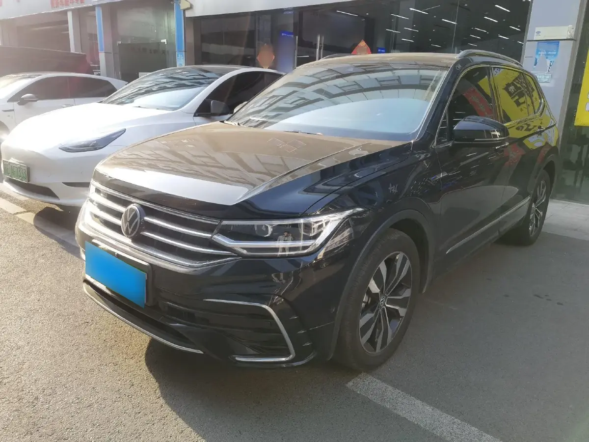2023 Volkswagen Tiguan L 2.0T 186HP L4 7DCT