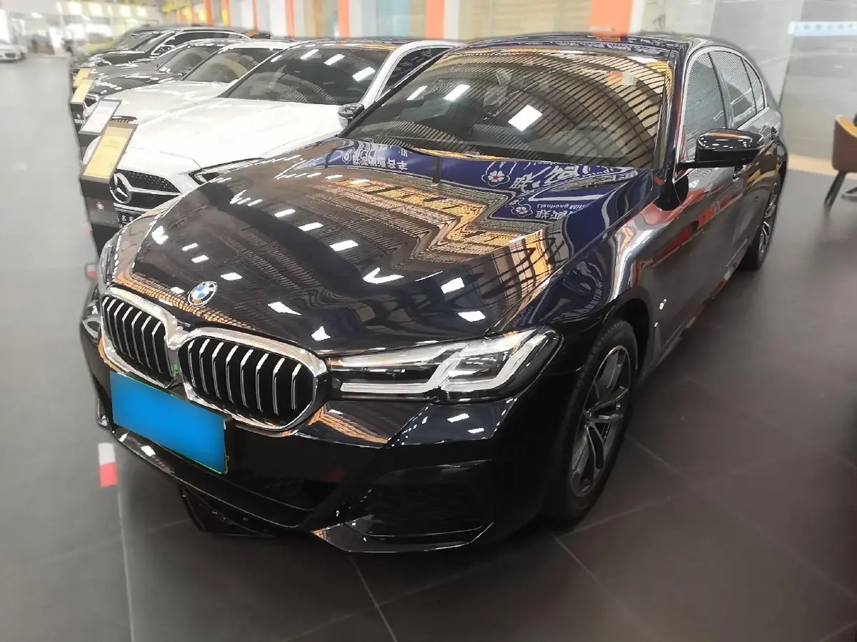 2022 BMW 5 Series 2.0T 184HP L4 8AT