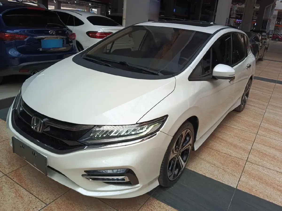 2017 Honda Jade 1.5T 156HP L4 CVT